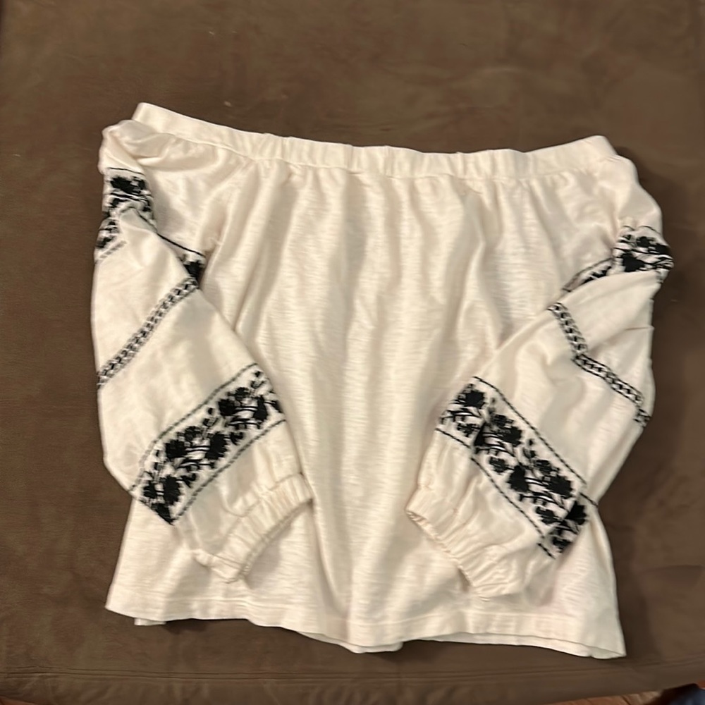 American Eagle Off the Shoulder 3/4 Sleeve Never Worn